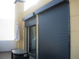Estores compactos